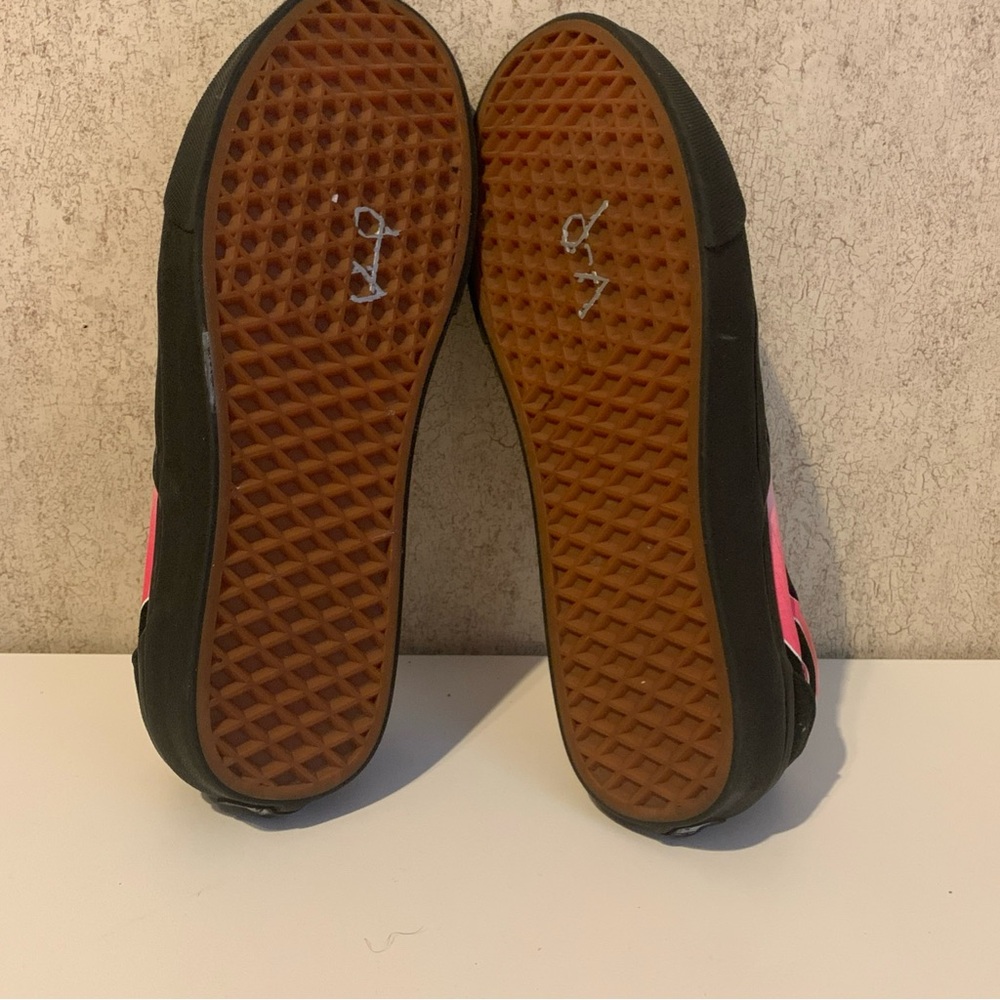 Vans slip on Black Sneakers with pink flame women’s size 8 - Picture 11 of 11